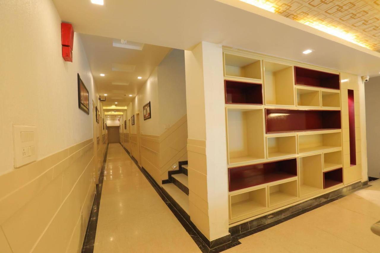 Hotel Sahib'S Red Carpet - Family & Corporate Hotel Chain 阿格拉 外观 照片