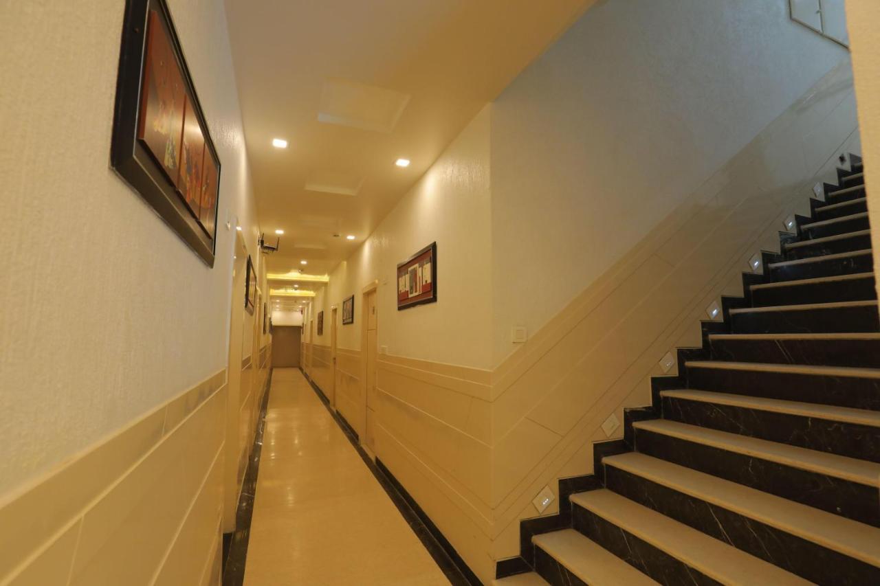 Hotel Sahib'S Red Carpet - Family & Corporate Hotel Chain 阿格拉 外观 照片